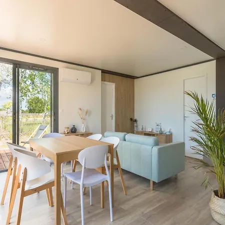 Neuve Avec 3 Et Terrasse A 100 M De La Plage De Betahon Villa Ambon