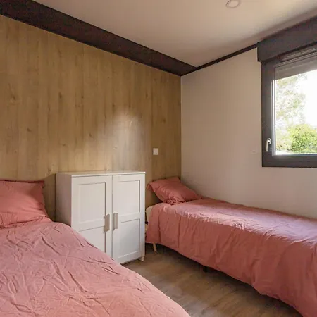 Neuve Avec 3 Et Terrasse A 100 M De La Plage De Betahon *