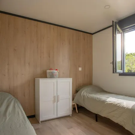 Villa Neuve Avec 3 Et Terrasse A 100 M De La Plage De Betahon