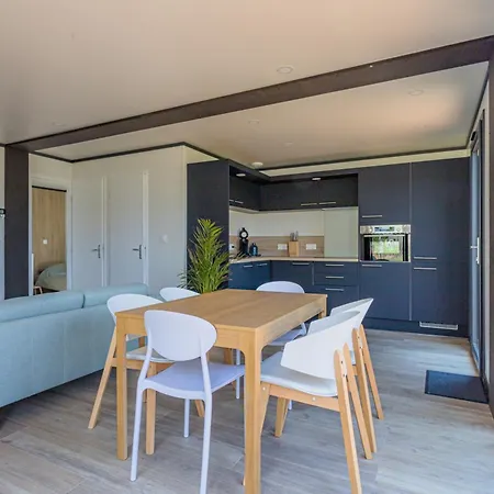 Neuve Avec 3 Et Terrasse A 100 M De La Plage De Betahon Villa Ambon