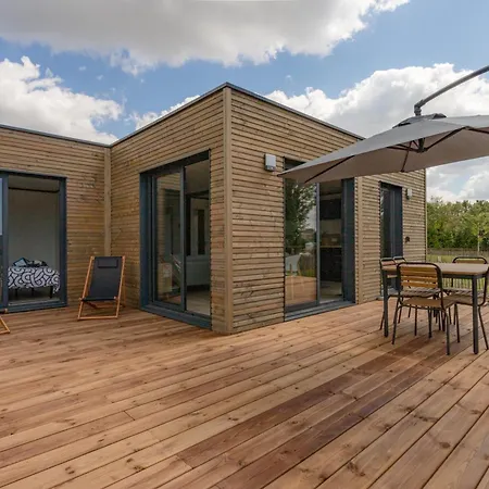 Villa Neuve Avec 3 Et Terrasse A 100 M De La Plage De Betahon